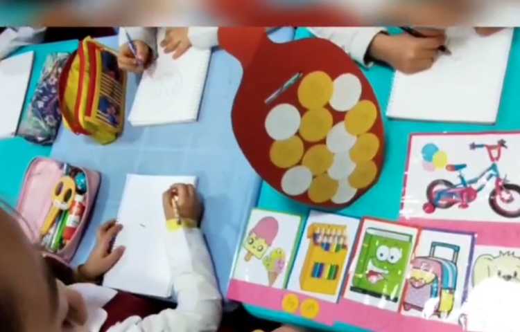 آموزش سواد مالی و هوش تجاری کودکستان دخترانه پرتوعلوی 1