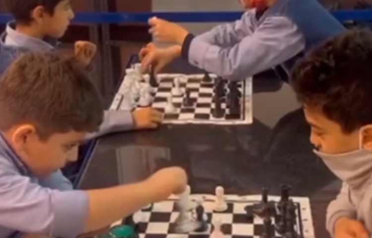 آموزش شطرنج در دبستان 2