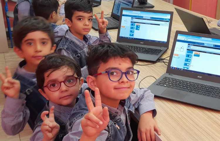 آموزش شناخت اشکال و مراحل ساخت آن با انجام بازی صفحه 104 کتاب 3