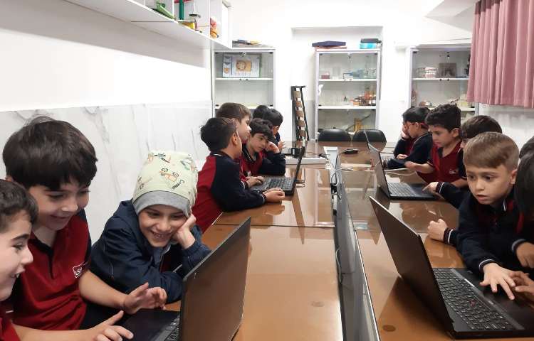 آموزش صحیح روشن خاموش کردن رایانه و آشنایی با دسکتاپ 1