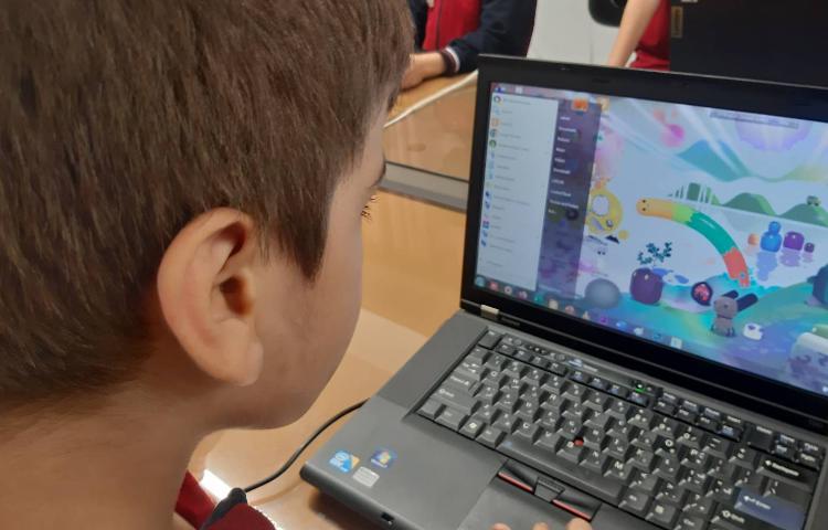 آموزش صحیح روشن خاموش کردن رایانه و آشنایی با دسکتاپ 3