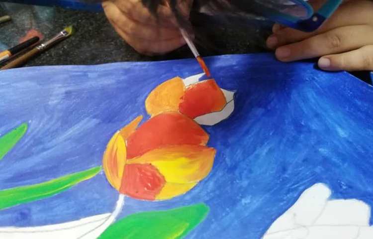 آموزش طراحی گل لاله پایه چهارم 1