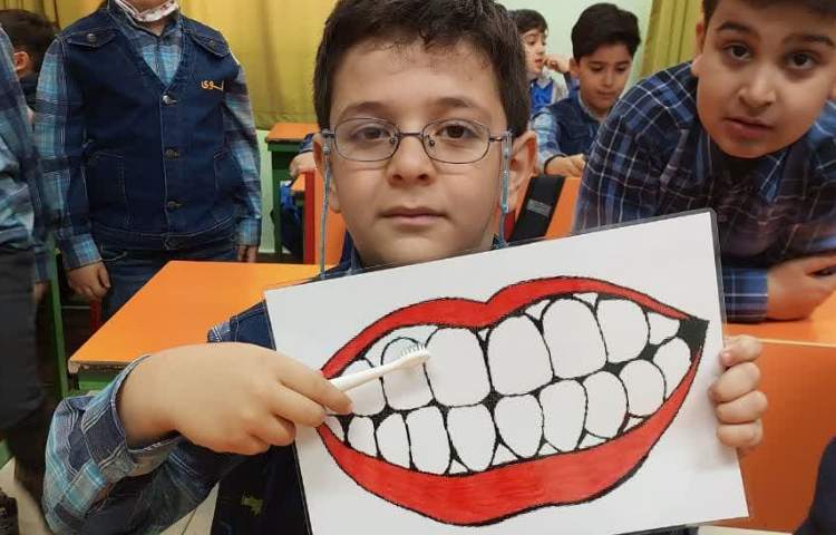 آموزش طریقه مسواک زدن و روز دندانپزشک پایه اول دبستان 15