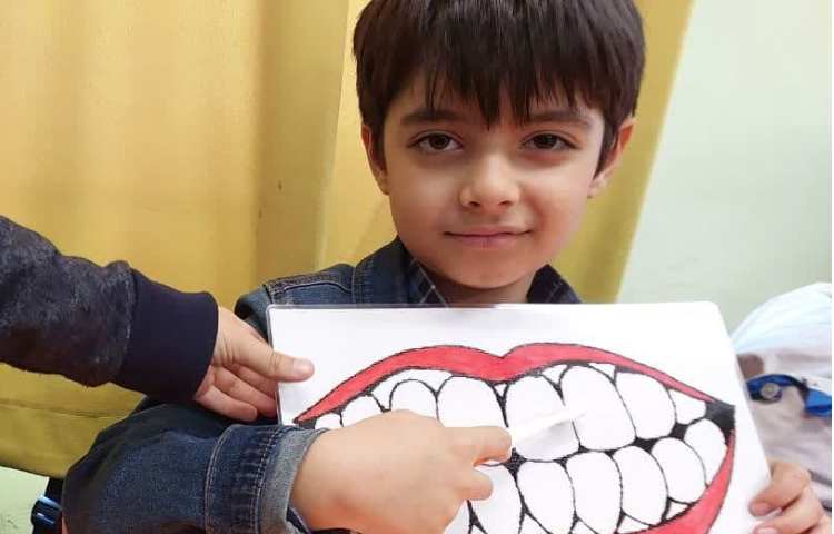 آموزش طریقه مسواک زدن و روز دندانپزشک پایه اول دبستان 7