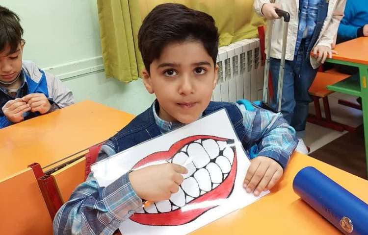 آموزش طریقه مسواک زدن و روز دندانپزشک پایه اول دبستان 8
