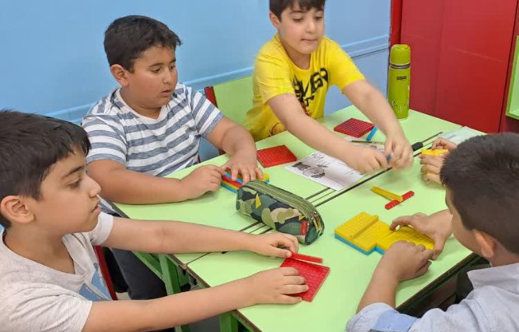 آموزش عدد نویسی در جدول ارزش مکانی و یادگیری اعداد زوج و فرد همراه با دست ورزی 2