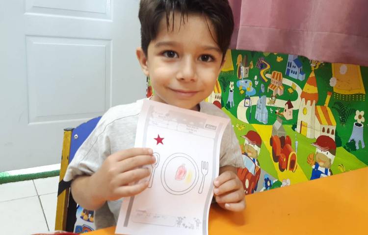 آموزش غذاها با نقاشی و همخوانی شعر Rainow 3