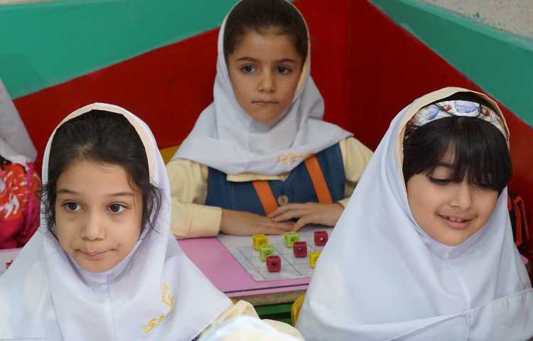 آموزش فارسی و تمرین دانش آموزان عزیز پایه اول دبستان دخترانه پرتوعلوی