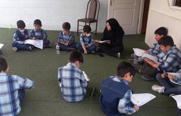 آموزش قرآن در کلاس بدون دیوار پایه دوم 3