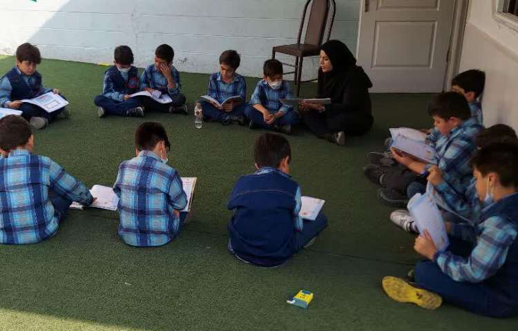 آموزش قرآن در کلاس بدون دیوار پایه دوم