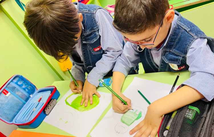 آموزش قورباغه بااشکال هندسی و کارت پستال برای روز پست و 3