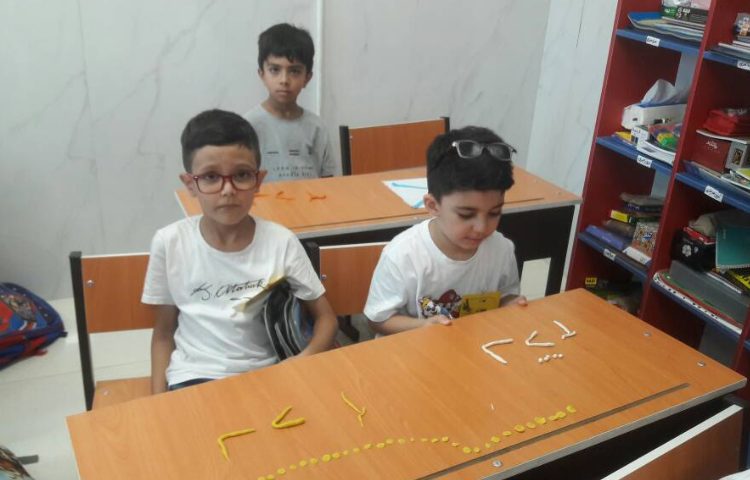 آموزش لوحه نویسی به کمک خمیربازی 2