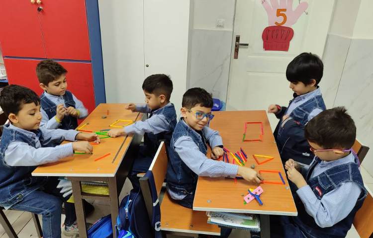 آموزش مباحث گوشه و لبه در اشکال هندسی توسط چوب خط 4