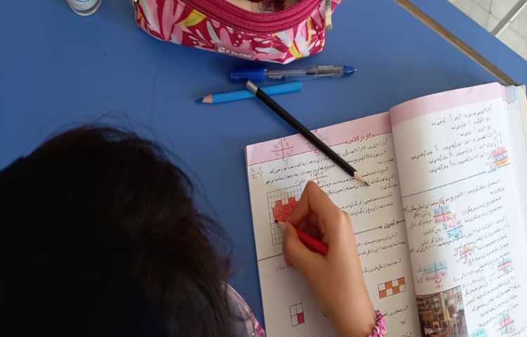 آموزش مبحث درصد و حل تمرین های مربوط به آن در کنار خلاقیت دانش آموزان