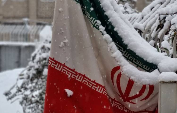 آموزش مجازی در روزهای برفی دانش آموزان دبستان علوی 2