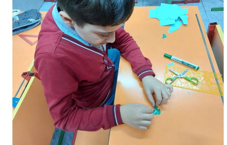 آموزش مجموع زاویه های داخلی اشکال هندسی همراه با دست ورزی 4