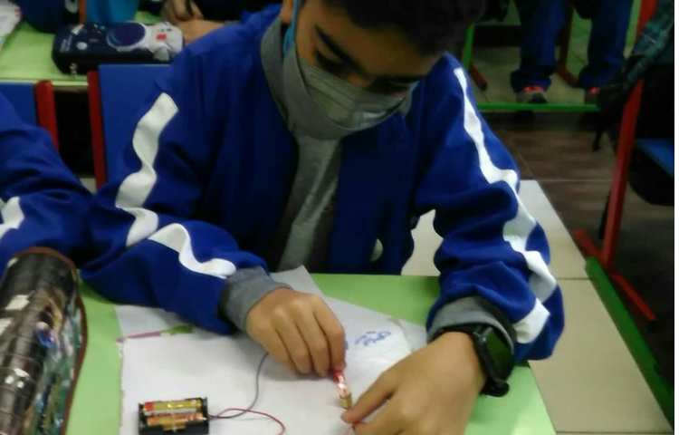 آموزش مدار الکتریکی در درس علوم پایه چهارم 1