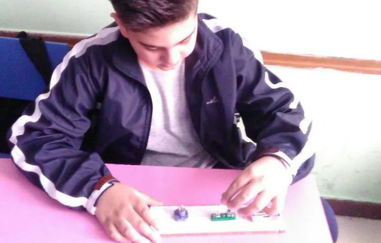 آموزش مدار الکتریکی در درس علوم پایه چهارم 4