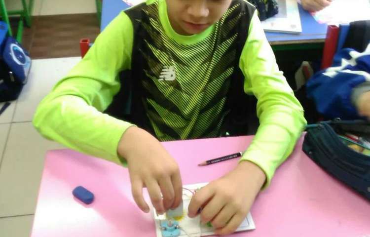 آموزش مدار الکتریکی در درس علوم پایه چهارم 5