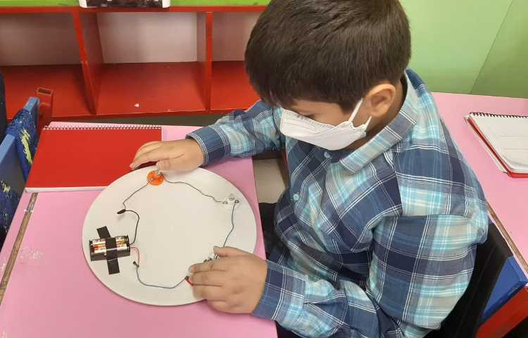 آموزش مدار الکتریکی در درس علوم پایه چهارم 8