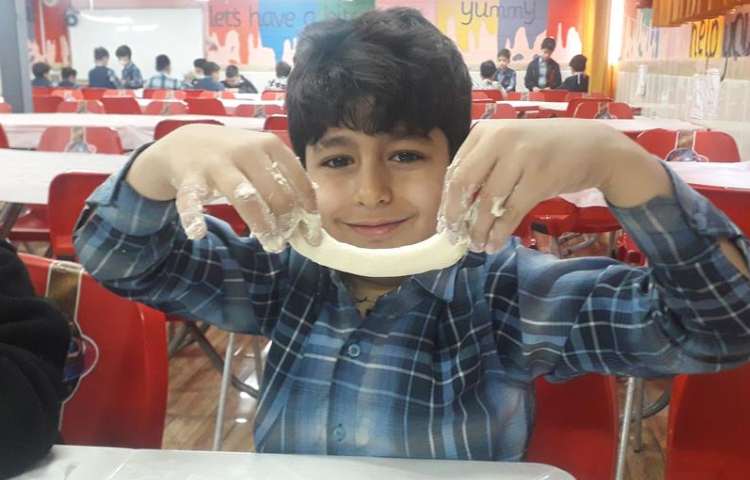 آموزش مراحل تهیه و پخت نان پایه دوم دبستان 10