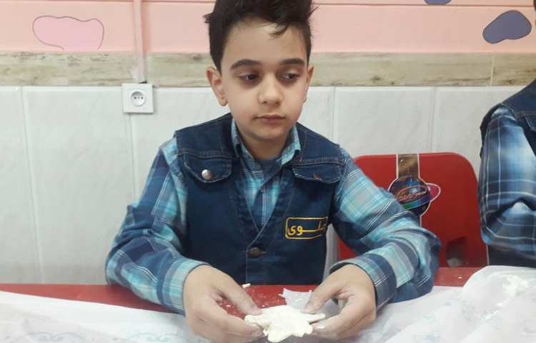 آموزش مراحل تهیه و پخت نان پایه دوم دبستان 11