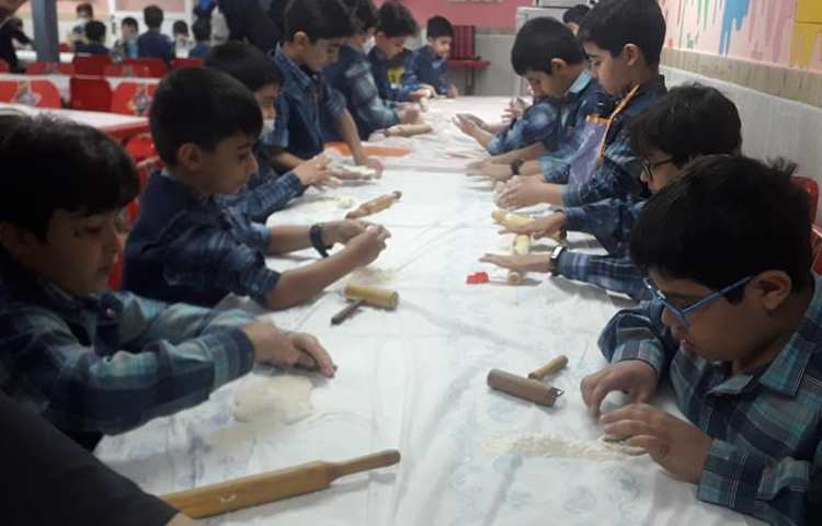 آموزش مراحل تهیه و پخت نان پایه دوم دبستان 12