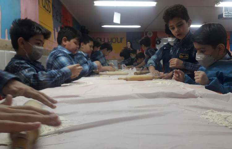 آموزش مراحل تهیه و پخت نان پایه دوم دبستان 14