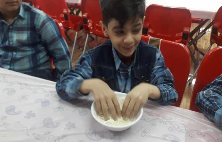 آموزش مراحل تهیه و پخت نان پایه دوم دبستان 15