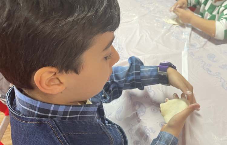 آموزش مراحل تهیه و پخت نان پایه دوم دبستان 20