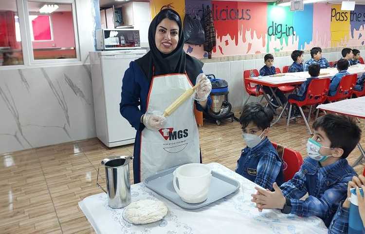 آموزش مراحل تهیه و پخت نان پایه دوم دبستان 21
