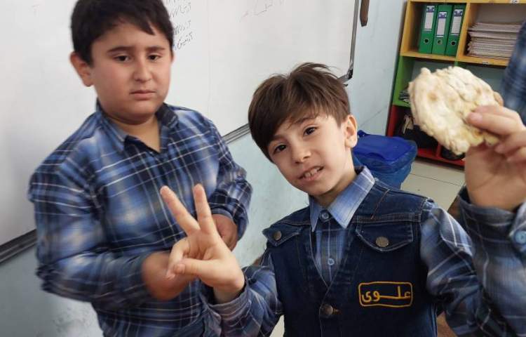 آموزش مراحل تهیه و پخت نان پایه دوم دبستان 23