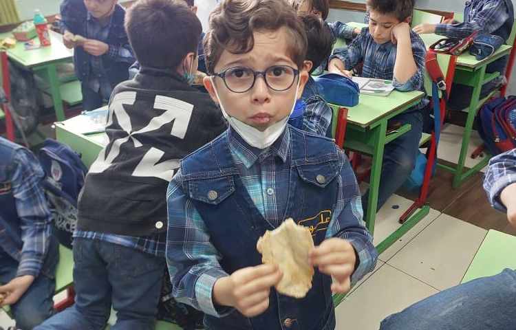 آموزش مراحل تهیه و پخت نان پایه دوم دبستان 25