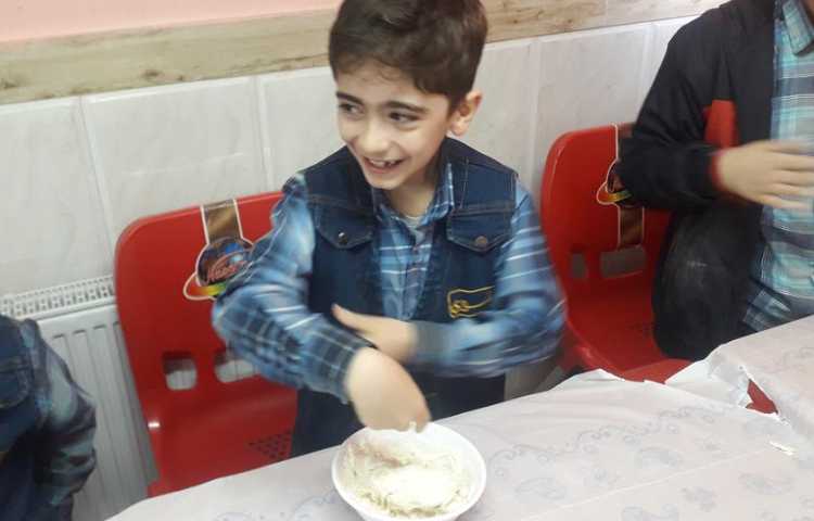 آموزش مراحل تهیه و پخت نان پایه دوم دبستان 7