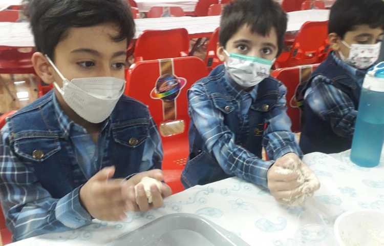 آموزش مراحل تهیه و پخت نان پایه دوم دبستان 8