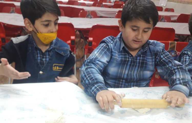 آموزش مراحل تهیه و پخت نان پایه دوم دبستان 9