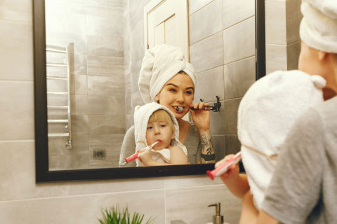 بهترین سن برای آموزش مسواک زدن به کودکان