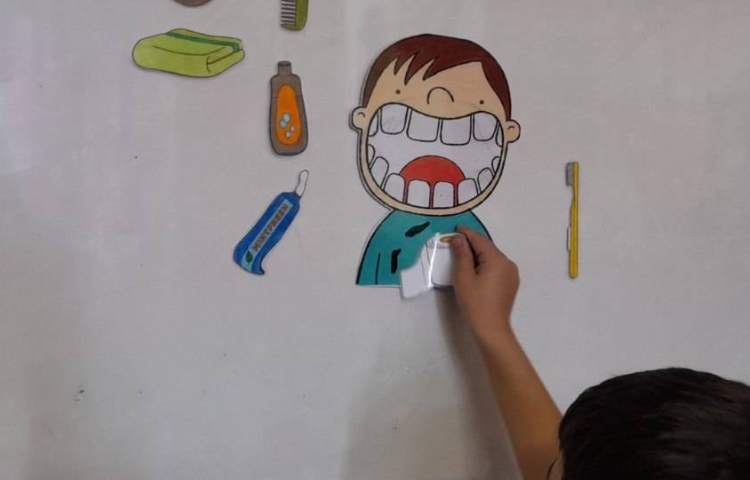 آموزش مسواک زدن و بهداشت فردی 3