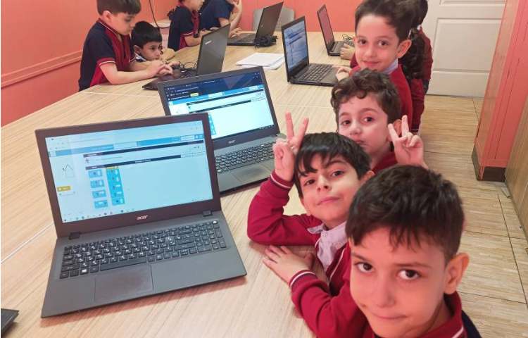 آموزش مفهوم اشکال هندسی و آشنایی با آن ها با انجام بازی صفحه 104 کتاب 1