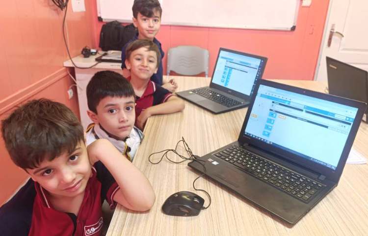 آموزش مفهوم اشکال هندسی و آشنایی با آن ها با انجام بازی صفحه 104 کتاب 3