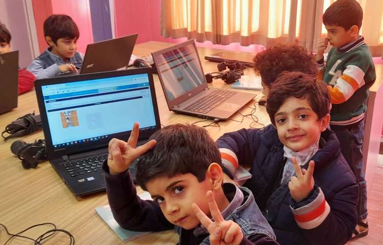 آموزش مفهوم درگ اند دراپ با استفاده از بازی صفحه 91 کتاب