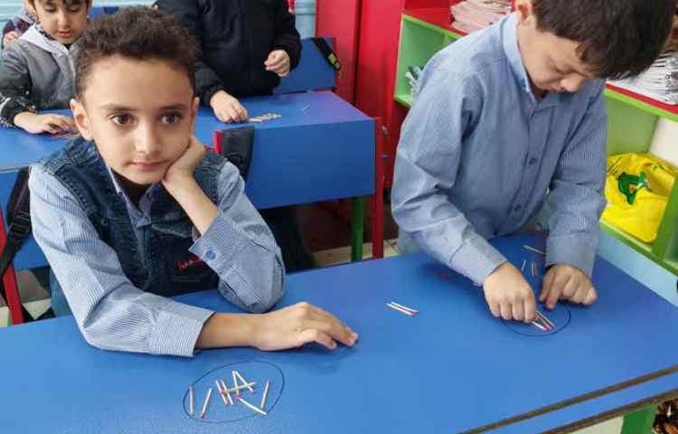 آموزش مفهوم دسته بندی و ساخت دسته ی 10 تایی با چوب کبریت. 1