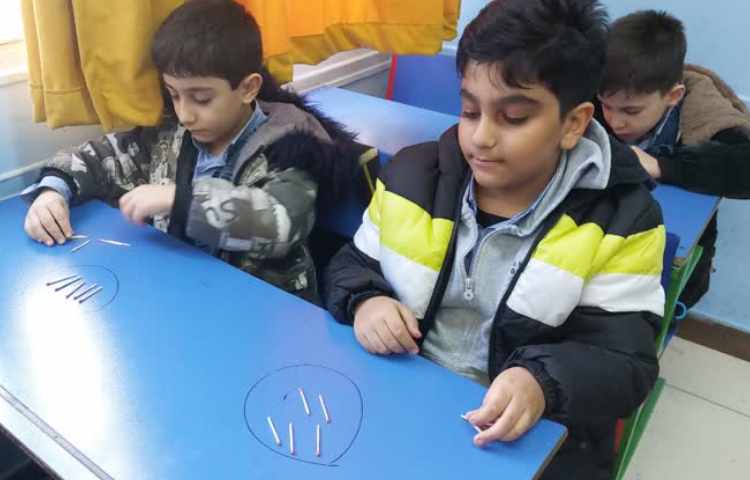 آموزش مفهوم دسته بندی و ساخت دسته ی 10 تایی با چوب کبریت. 2