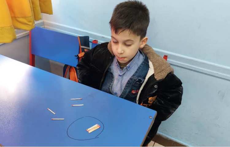 آموزش مفهوم دسته بندی و ساخت دسته ی 10 تایی با چوب کبریت. 3