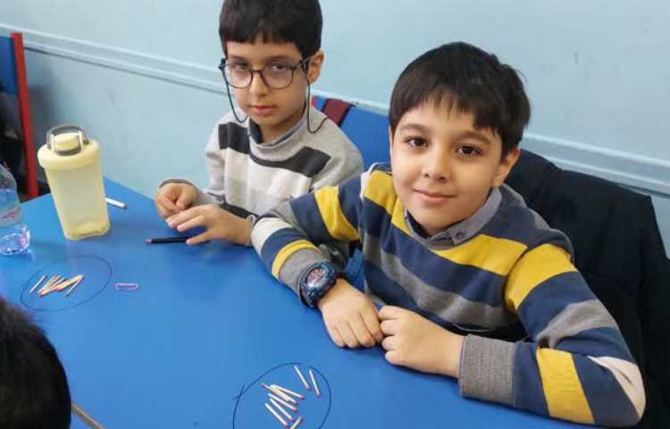 آموزش مفهوم دسته بندی و ساخت دسته ی 10 تایی با چوب کبریت. 4