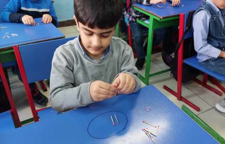 آموزش مفهوم دسته بندی و ساخت دسته ی 10 تایی با چوب کبریت. 6