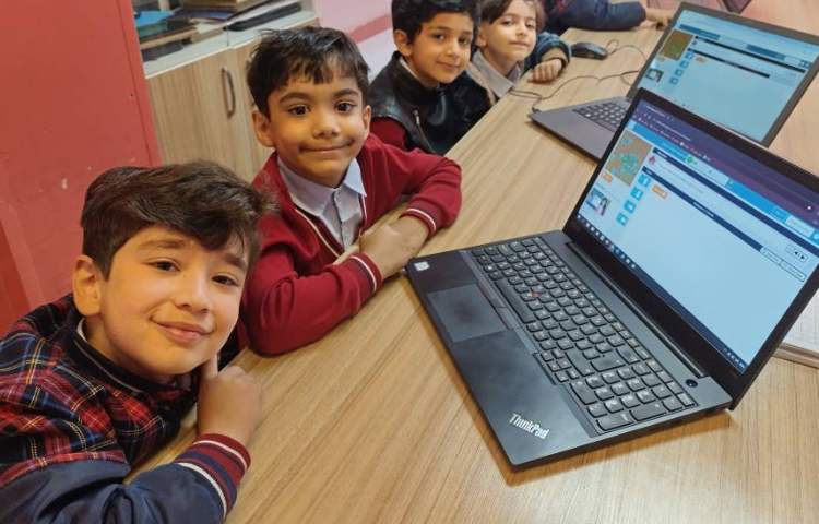 آموزش مفهوم روند و توالی با انجام بازی صفحه 93 کتاب رایانه 5