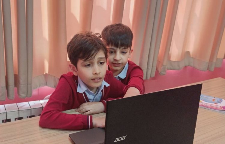 آموزش نحوه افزودن فیلم در پاورپوینت 4