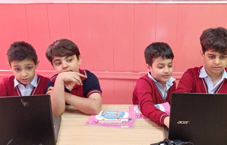 آموزش نحوه افزودن فیلم در پاورپوینت 8