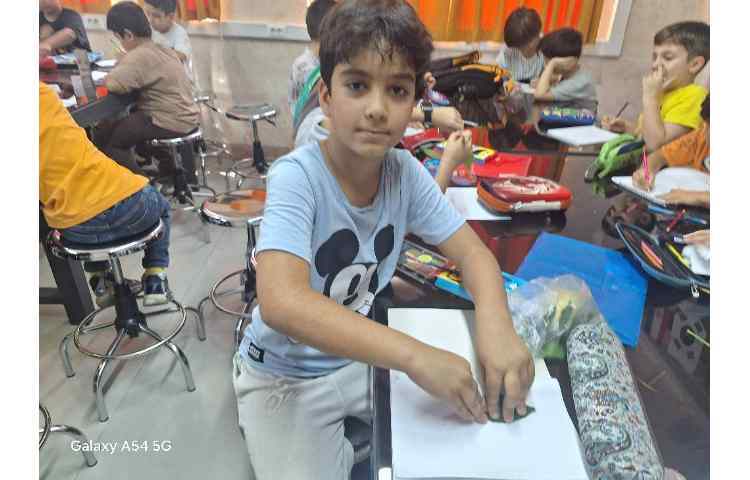 آموزش نقاشی با دست مخالف 3